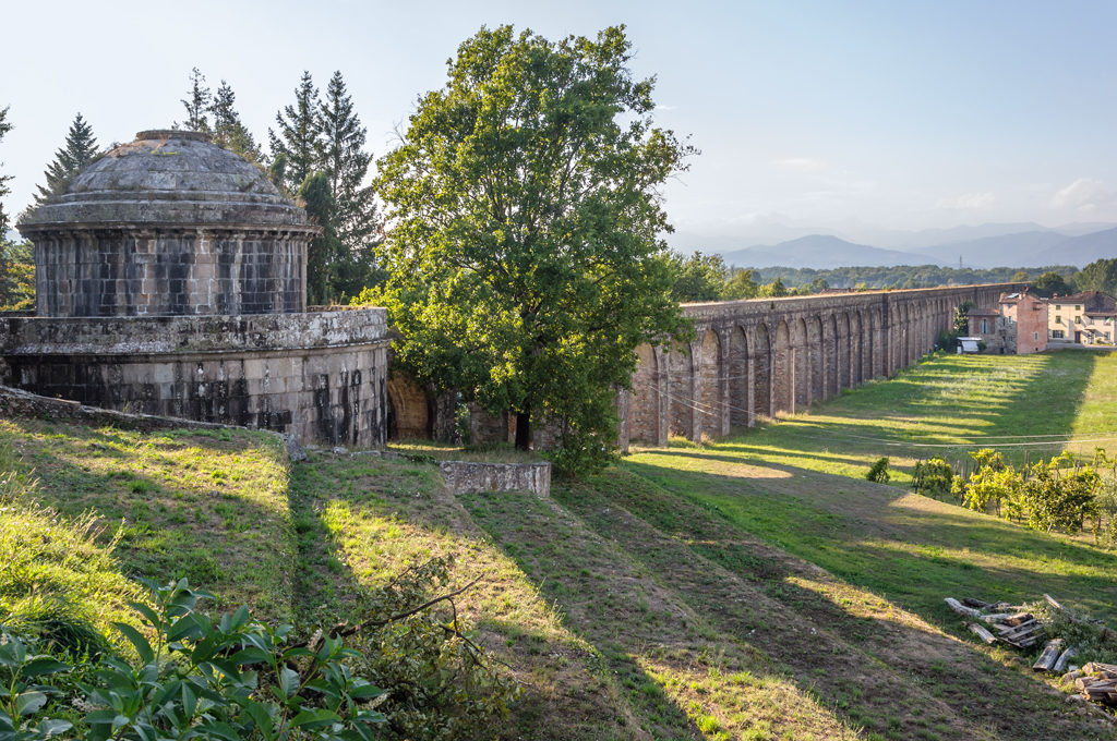 Lucca, Nottolini's aqueduct